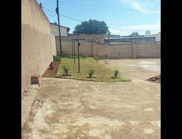 2 BEDROOM HOUSE FOR SALE IN TEMBISA CENTRAL